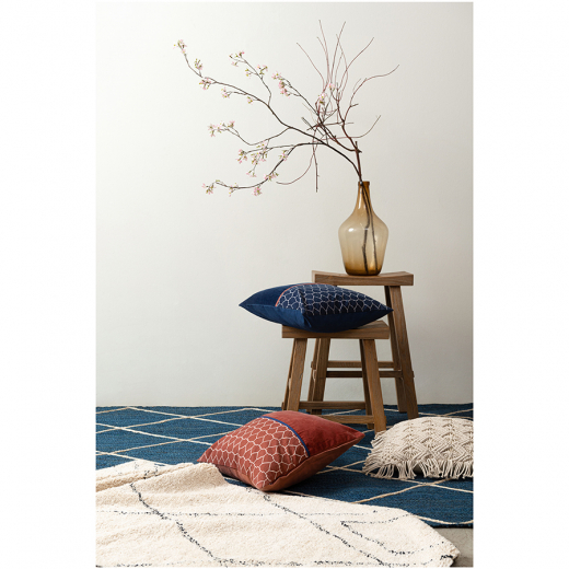 Чехол на подушку из хлопкового бархата с геометрическим принтом терракотового цвета из коллекции Ethnic, 45х45 см